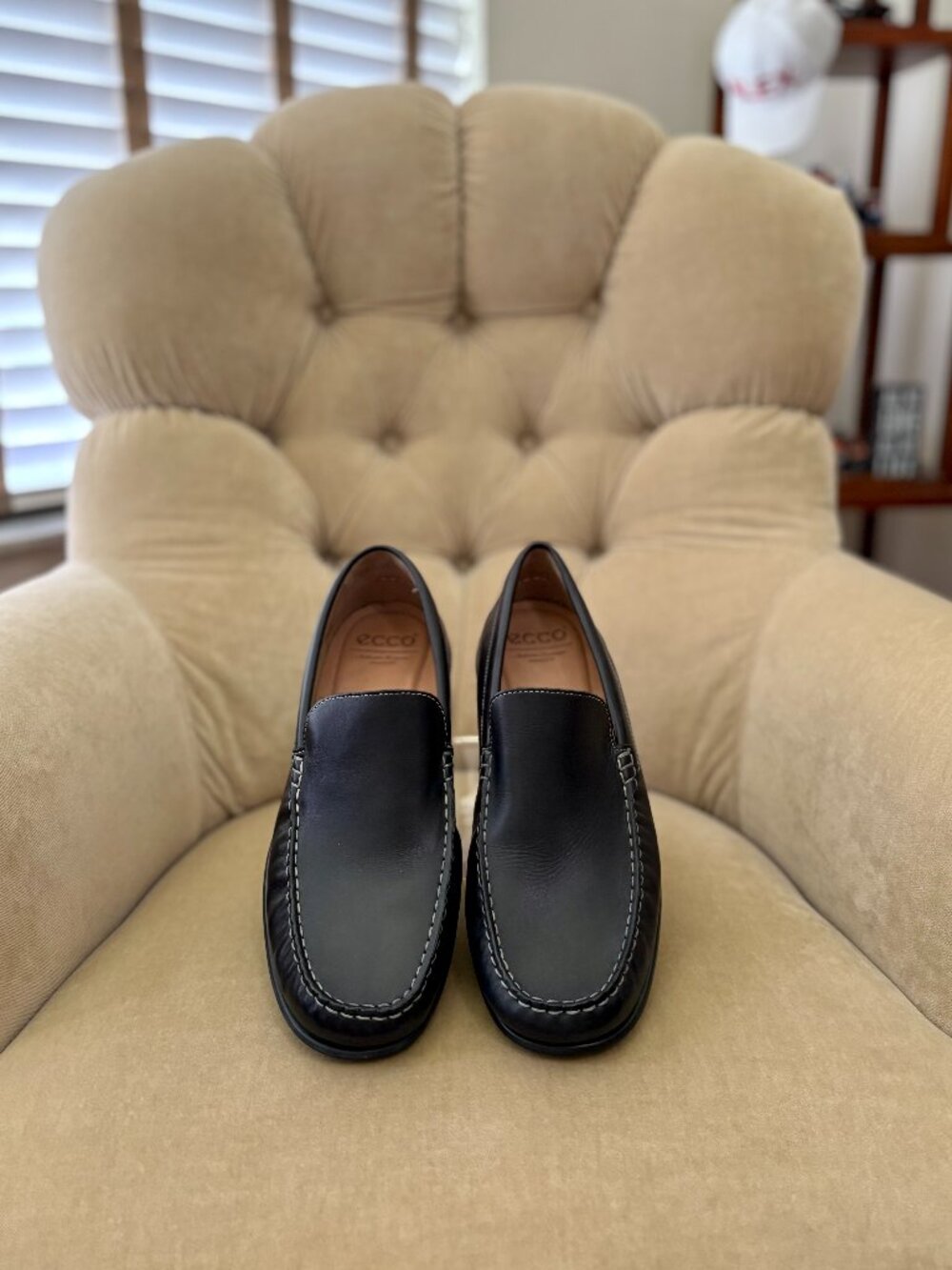 NEW Auth ECCO Men;s Black Leather Slip-on Loafer Driving Moccasin Shoes